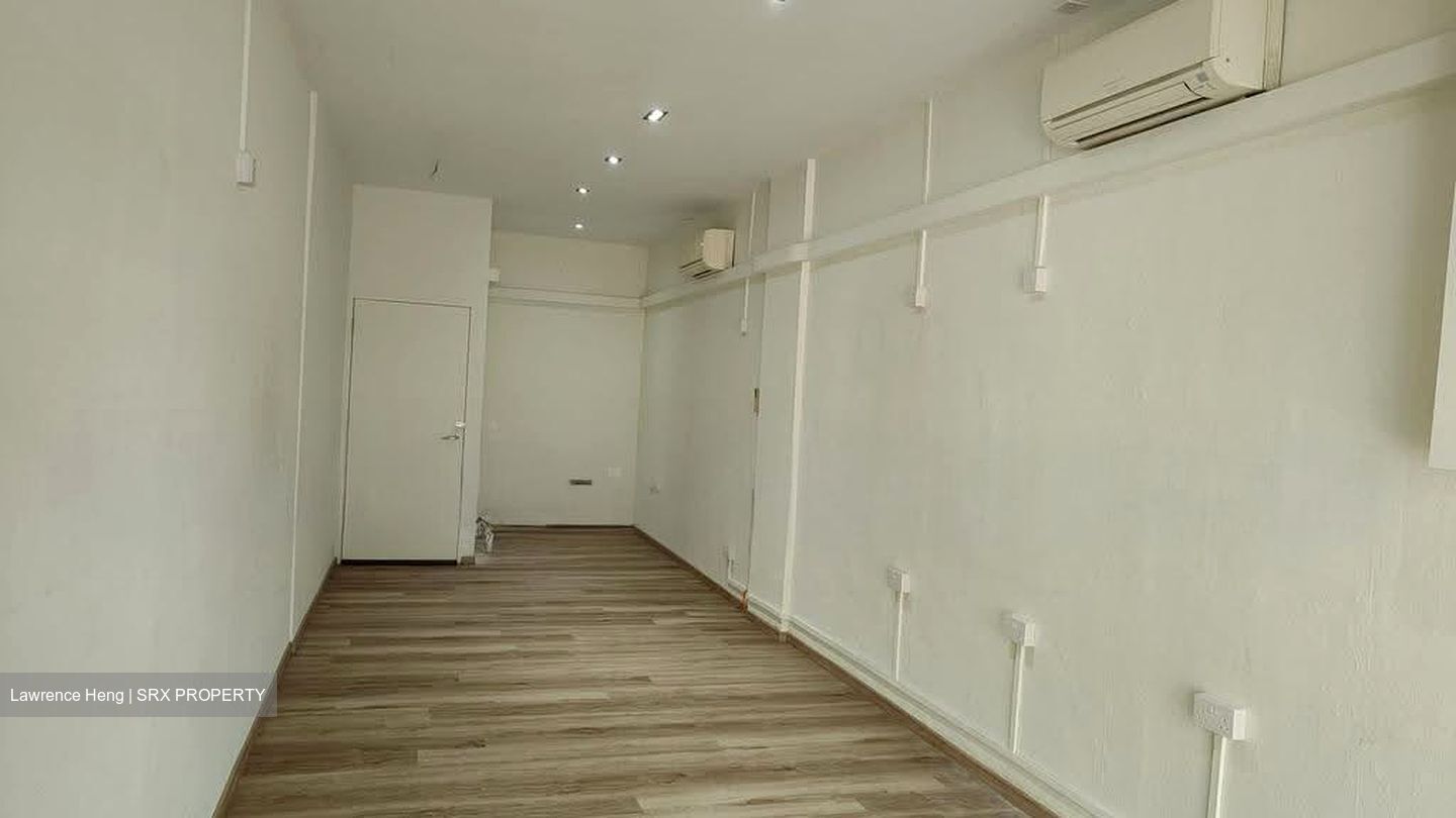Chong Boon Centre (D20), Shop House #607306051